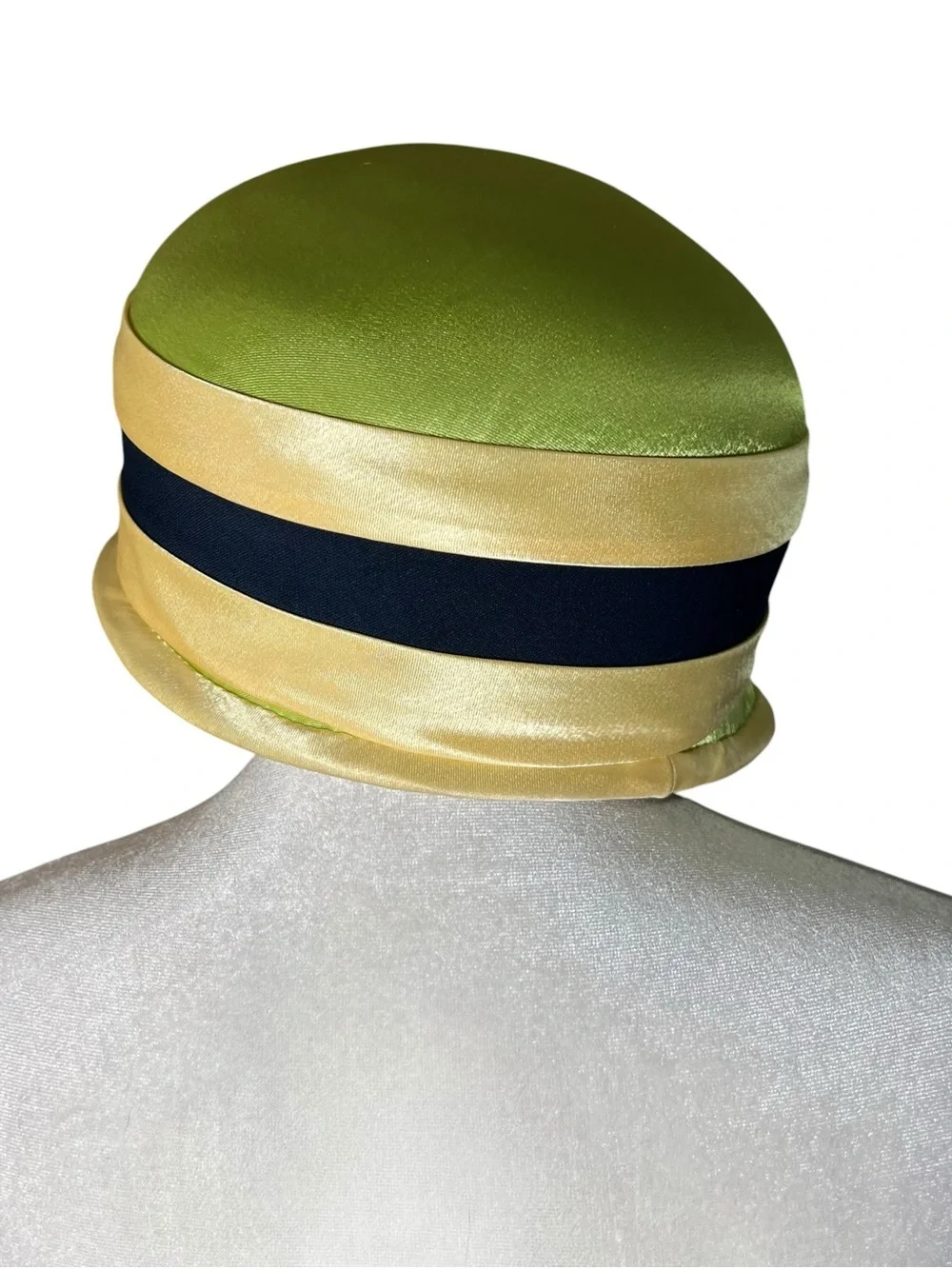 VTG ML Studio Green Satin Cloche Derby Church Hat Fascinator Cocktail Headpiece